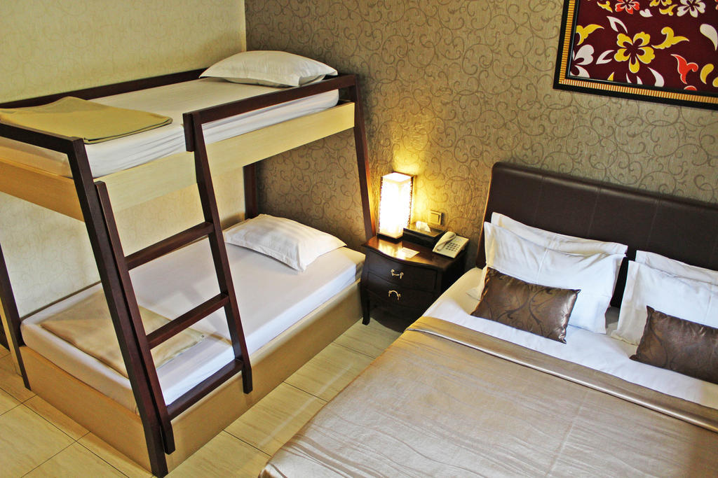 Hotel C3 Semarang Room photo
